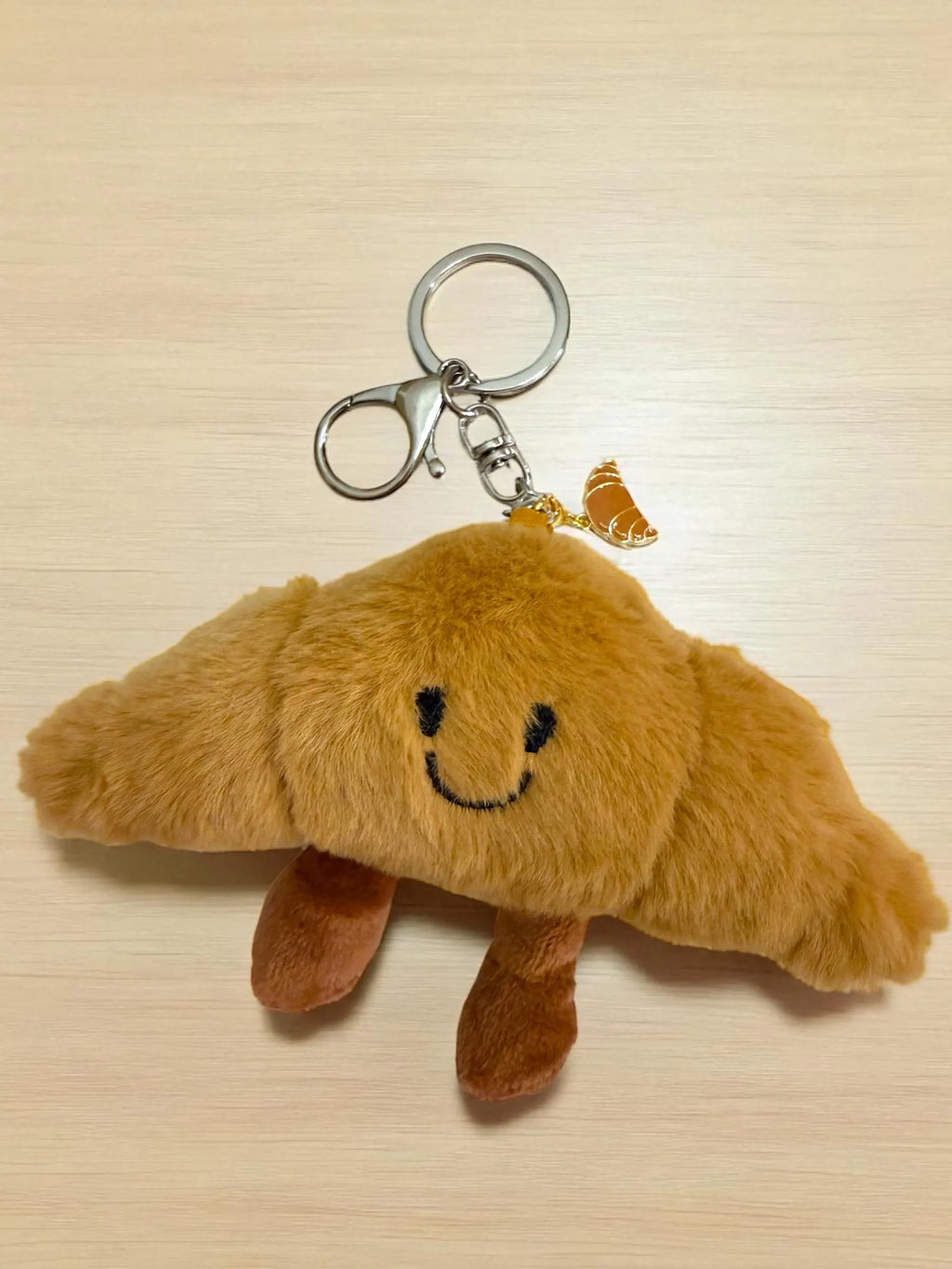 Plushy crossaint key charm, crossaint bag charm, foodie plushy, fast shipping